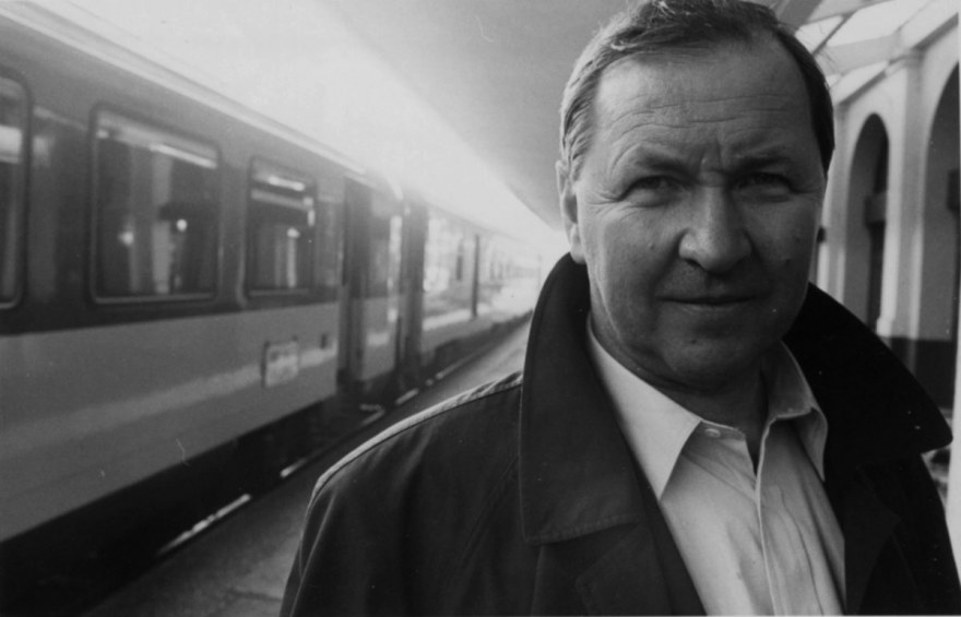 L’arrivée de Roy Andersson en gare de Clermont-Ferrand, 1994. © Sauve qui peut le court métrage, Bruno Couderc