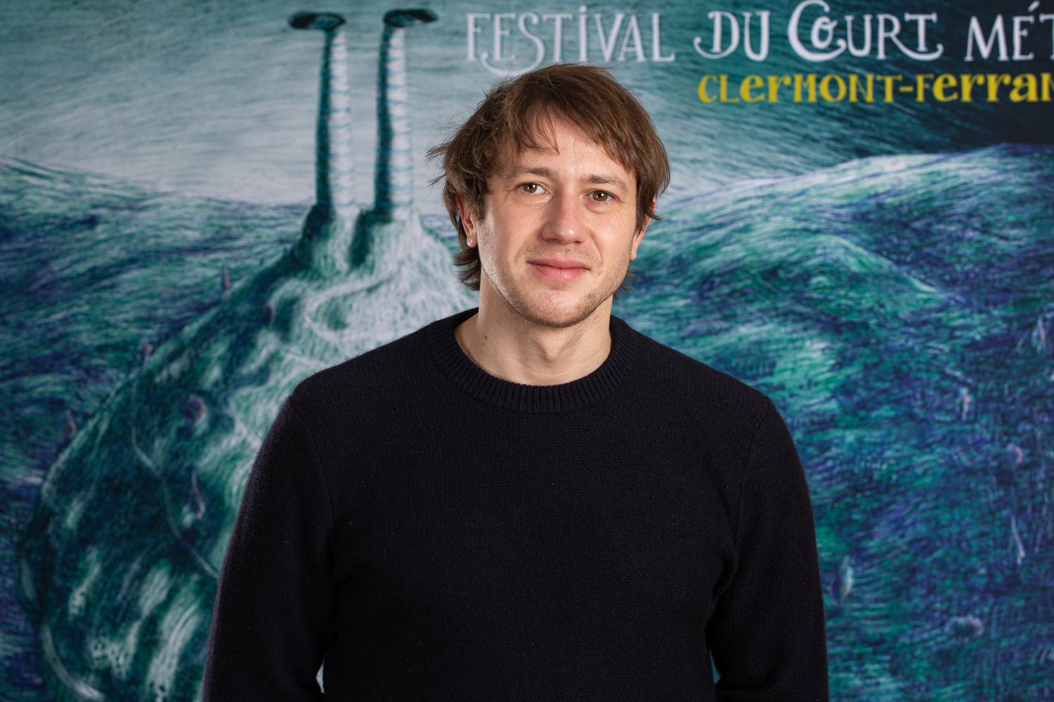 ©SQPLCM Baptiste Chanat-ComÇdie-Photocall-HORS-SAISON-∑-TROIS-Bastien-BOUILLON-acteur-BD